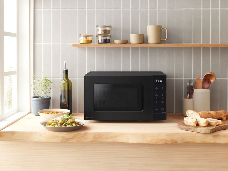 Panasonic 20L Compact Microwave 800W (Black)